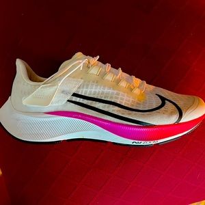 NIKE Zoom Pegasus 37 Flyease